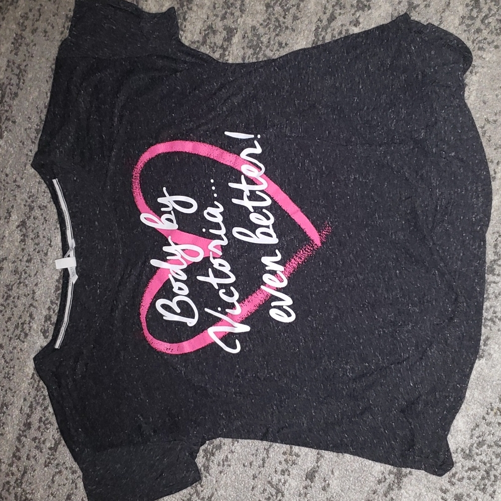 VS 💗 tee